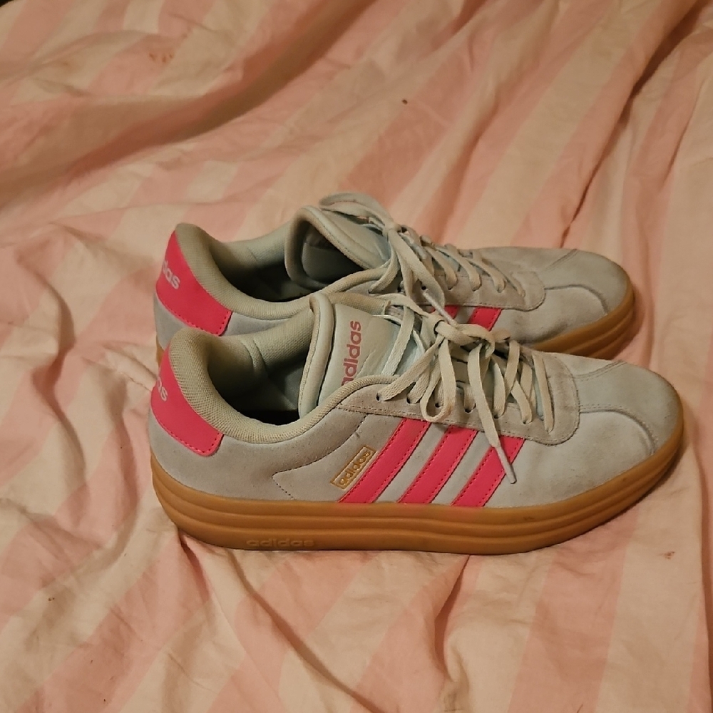 Adidas Women's Mint Sneakers With Pink Stripes. Size10.